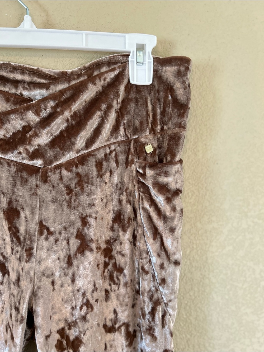 Fabletics Crushed Velvet Activewear Set XL Sports Bra Leggings Yoga Gym Athlete - Picture 8 of 16